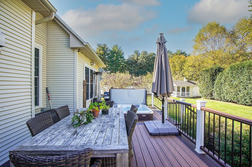 Exterior, Hot Tub
