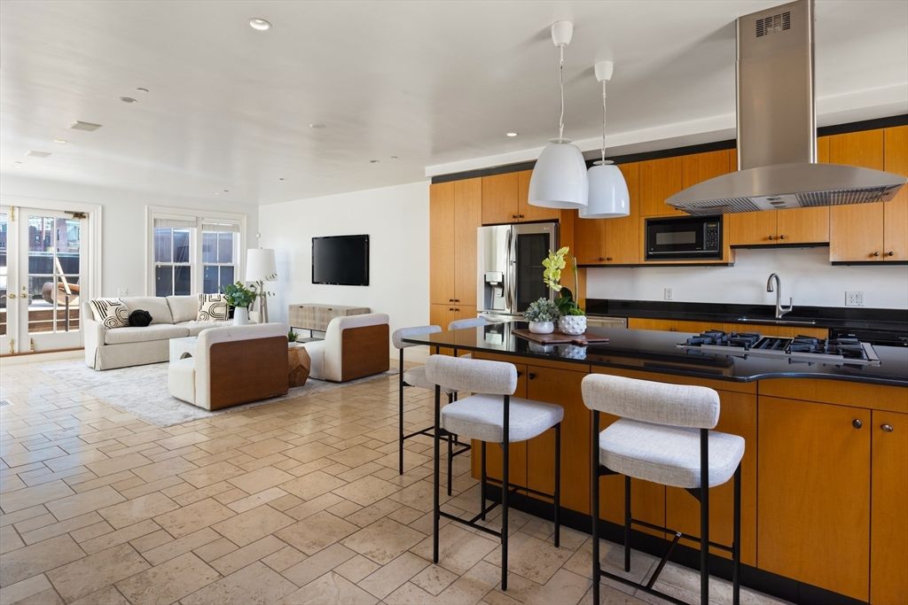 Interior, Kitchen, Living room, Pendant Lights, Recessed Lighting, Stainless Steel Appliances