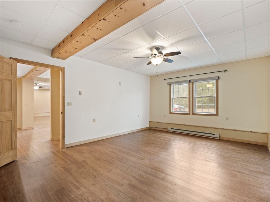Empty room, Interior, Wooden Beams, Wood Texture Flooring