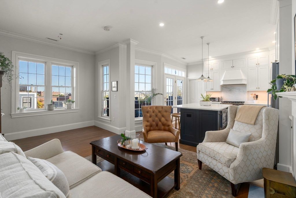 Interior, Kitchen, Living room, Pendant Lights, Recessed Lighting, Wood Texture Flooring