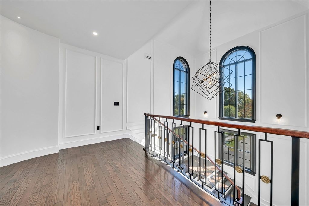 Interior, Pendant Lights, Recessed Lighting, Wood Texture Flooring