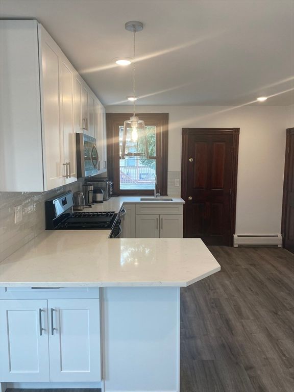 Interior, Kitchen, Pendant Lights, Recessed Lighting, Wood Texture Flooring