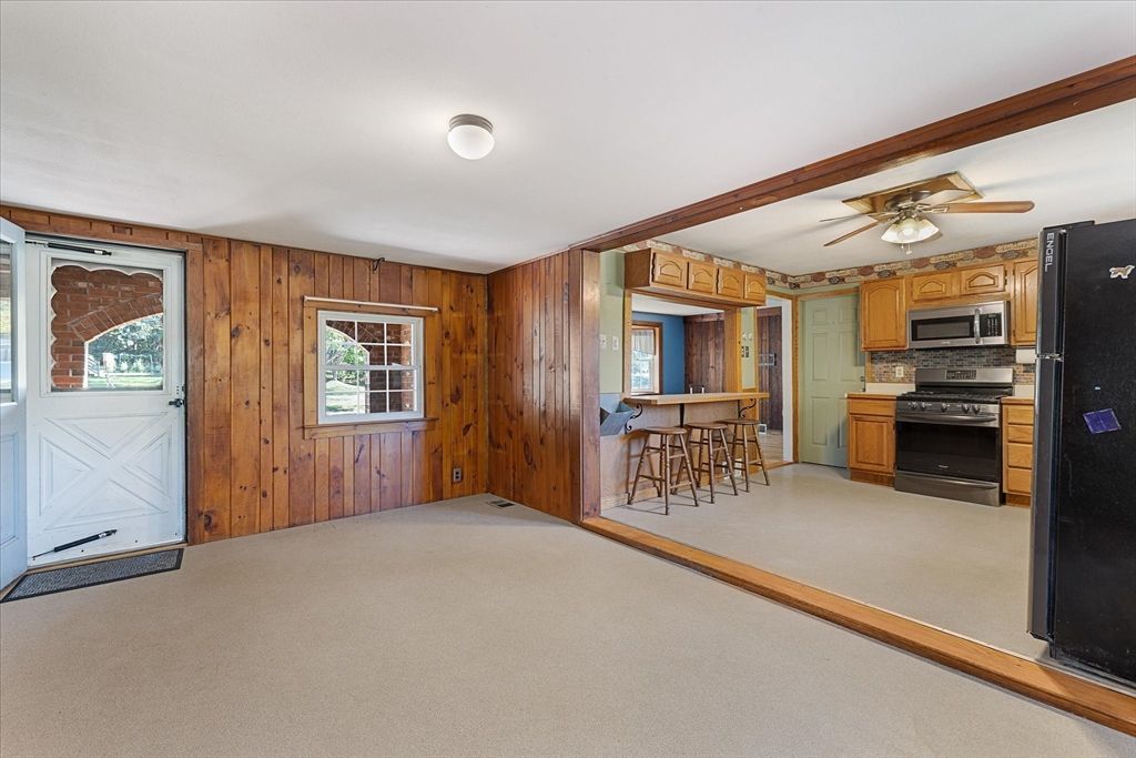 Empty room, Interior, Kitchen, Stainless Steel Appliances, Wooden Walls