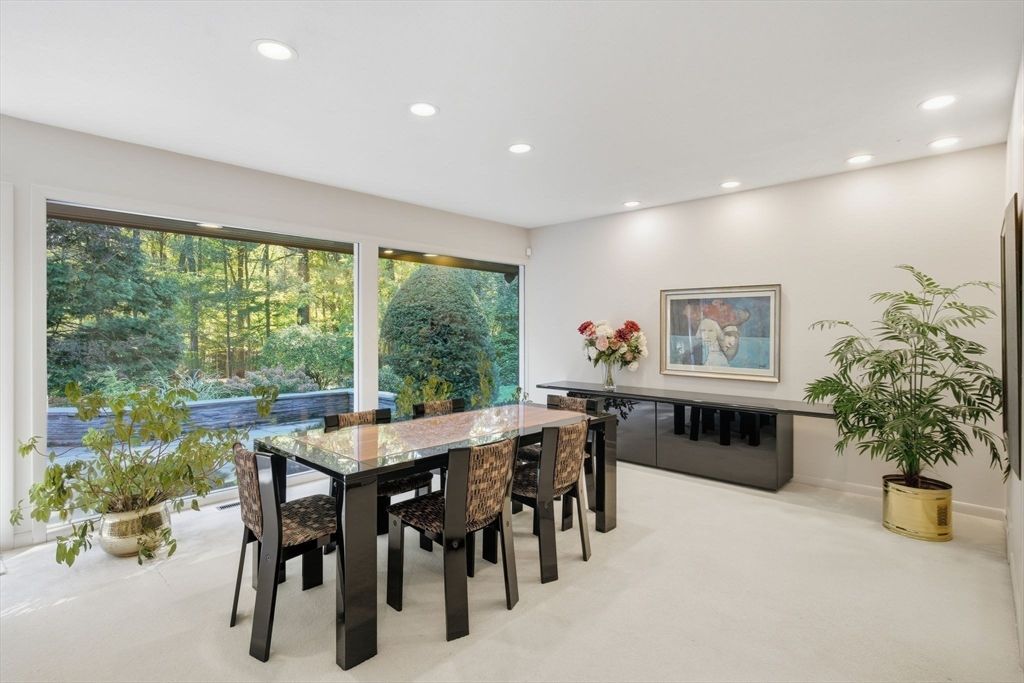 Dining room, Interior, Recessed Lighting
