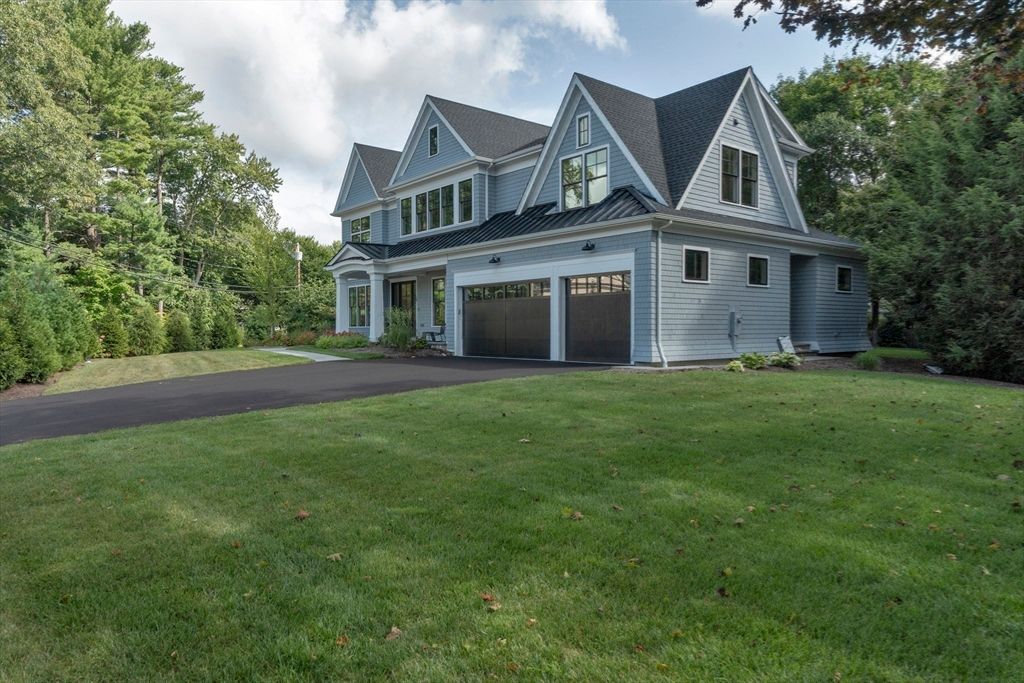 Attached, Exterior, Facade, Farmhouse