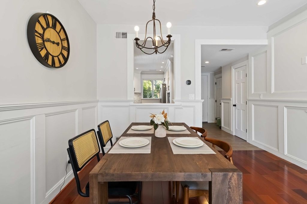 Chandelier, Dining room, Interior, Recessed Lighting, Wood Texture Flooring