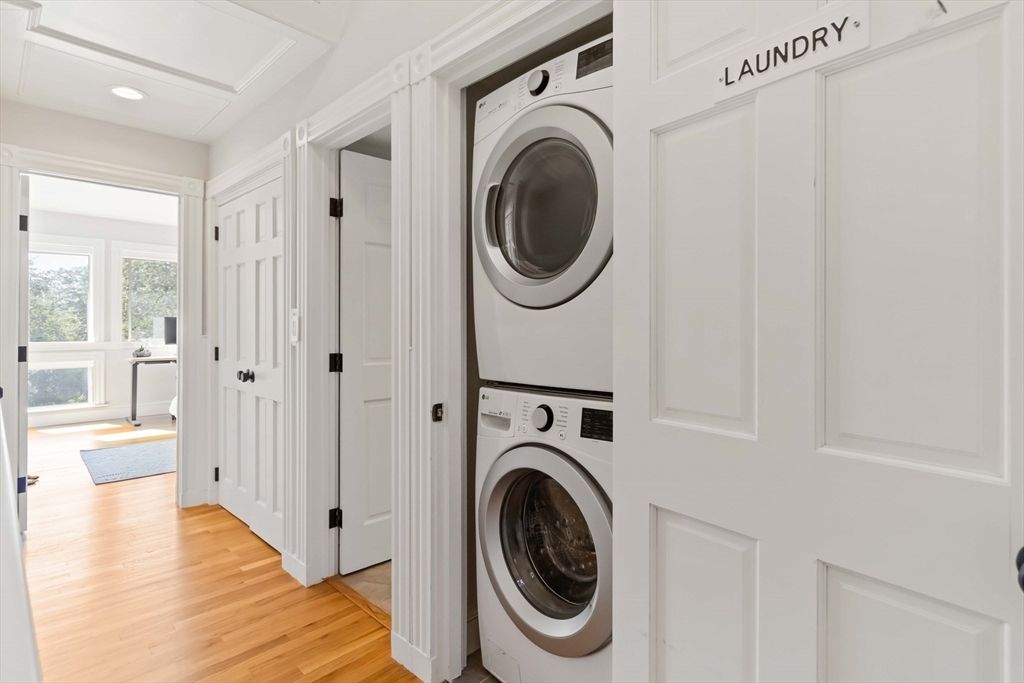 Interior, Recessed Lighting, Utility Closets, Washer, Wood Texture Flooring