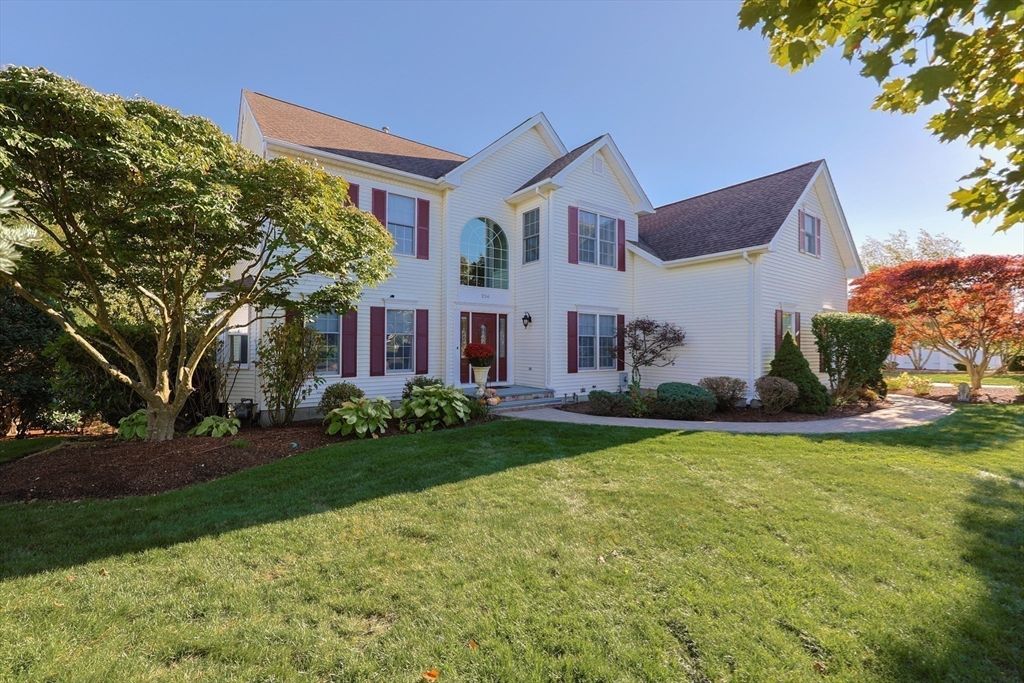 Backyard, Exterior, Facade, Farmhouse