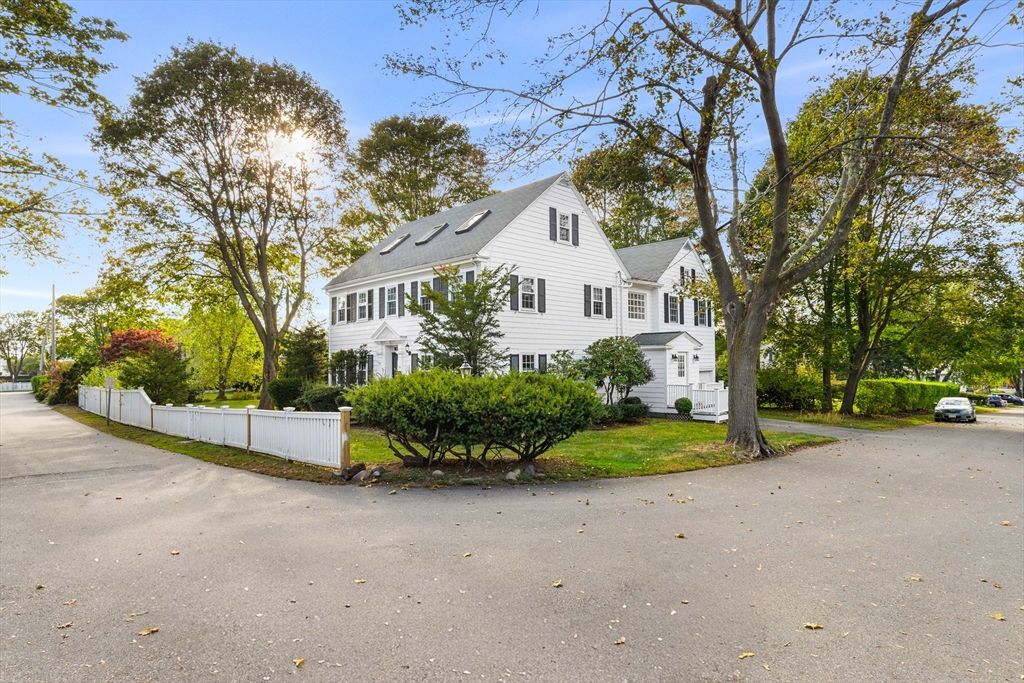 Exterior, Facade, Solar Panels, Queen Anne Victorian
