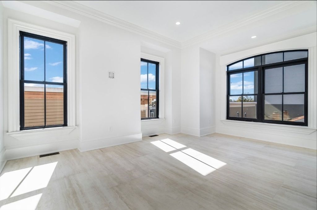 Empty room, Interior, Recessed Lighting, Water, Wood Texture Flooring