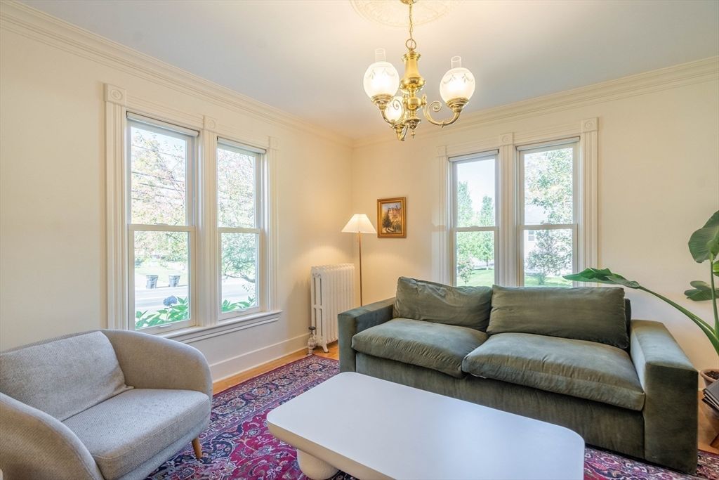Chandelier, Interior, Living room