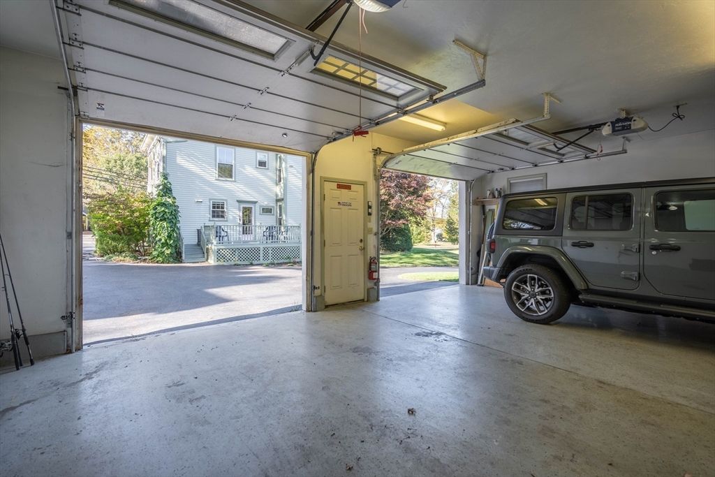 Garage, Interior