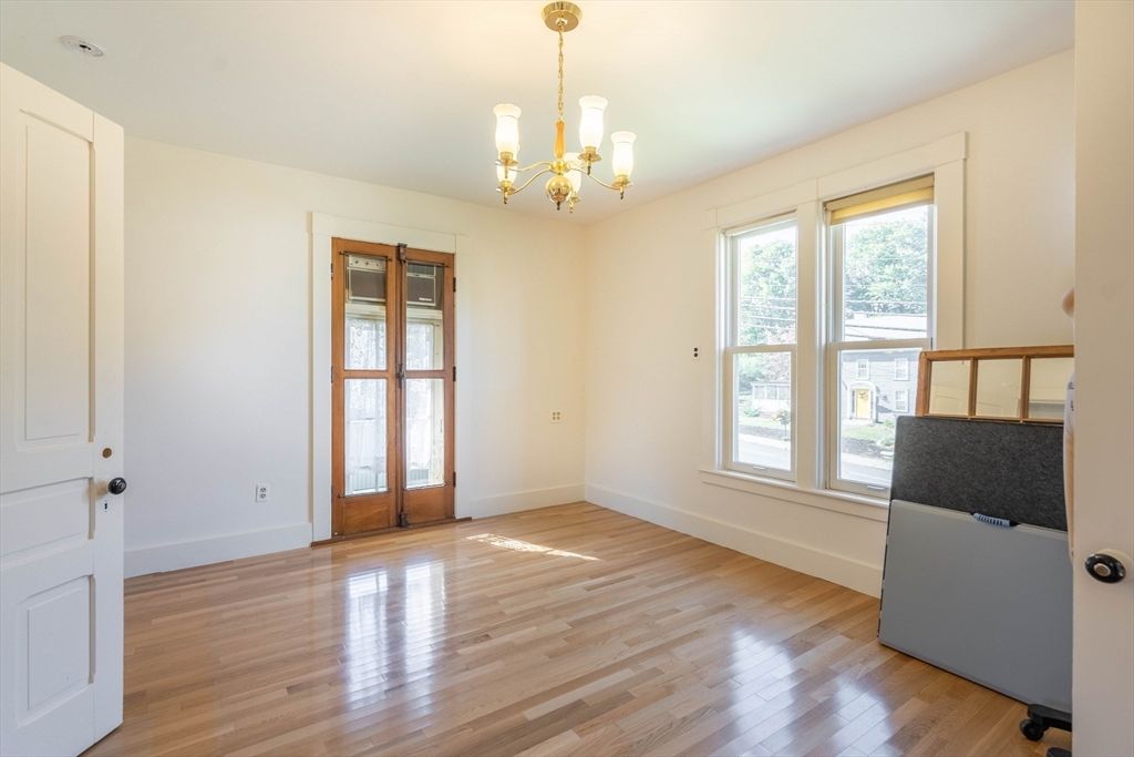 Chandelier, Empty room, Interior, Wood Texture Flooring