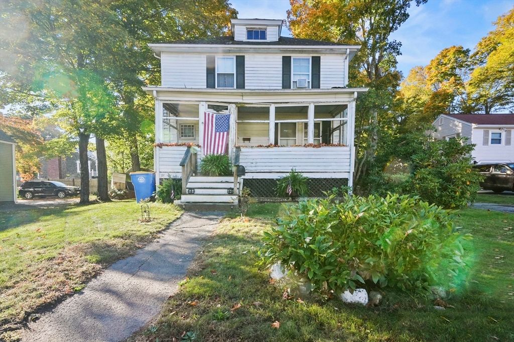Exterior, Facade, American Foursquare
