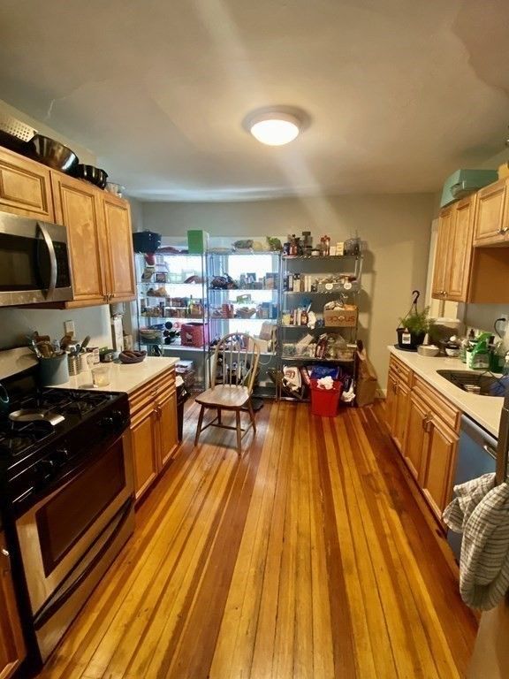 Dining room, Interior, Kitchen, Recessed Lighting, Wood Texture Flooring