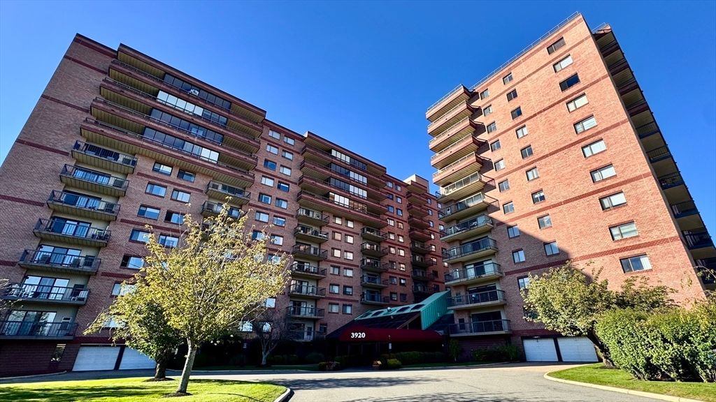 Exterior, Facade, Condo Building
