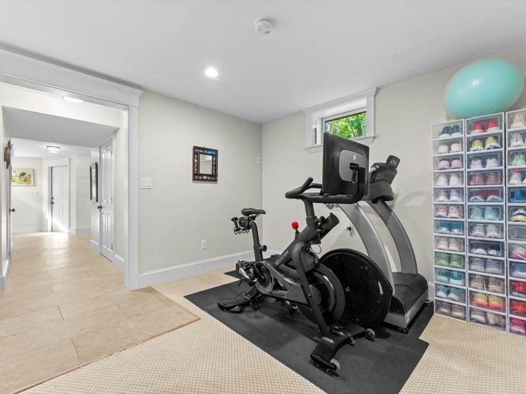 Fitness Equipment, Interior, Recessed Lighting, Wood Texture Flooring