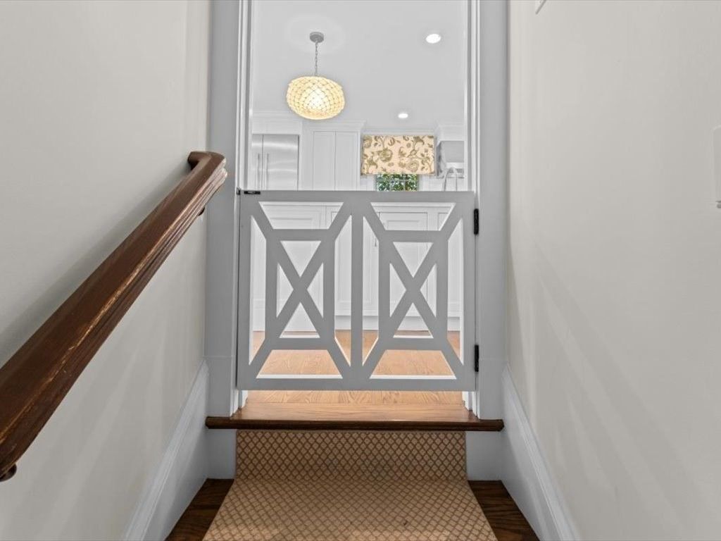 Interior, Pendant Lights, Recessed Lighting, Wood Texture Flooring