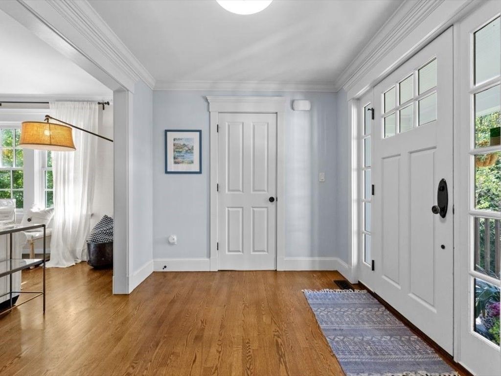 Interior, Pendant Lights, Wood Texture Flooring