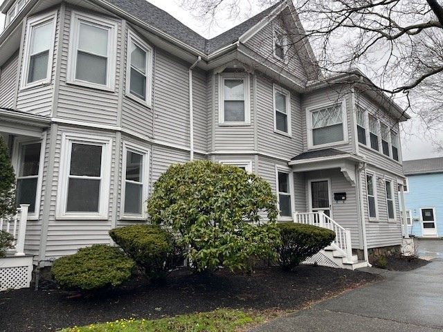 Exterior, Facade, Queen Anne Victorian