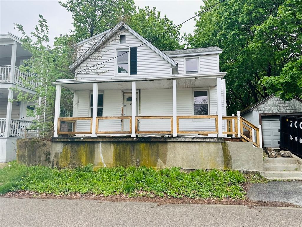 Exterior, Facade, Queen Anne Victorian