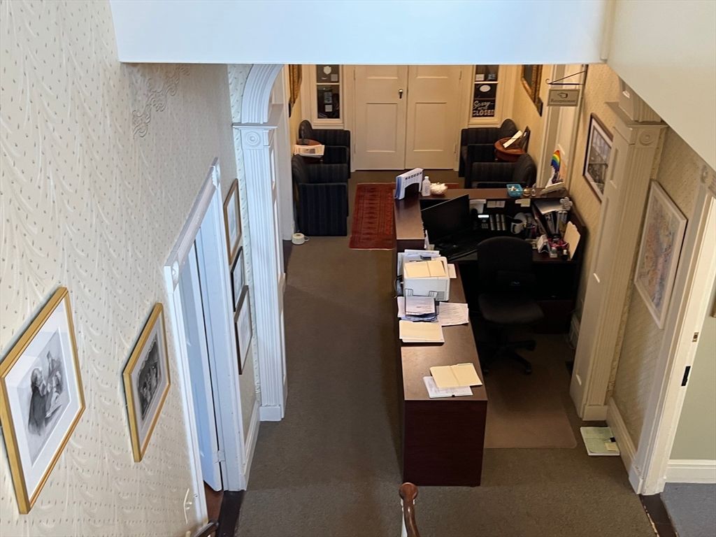 Home Office, Interior