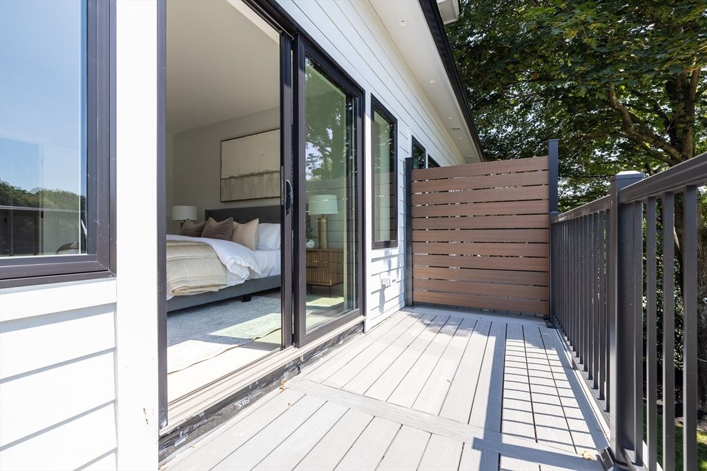 Bedroom, Exterior