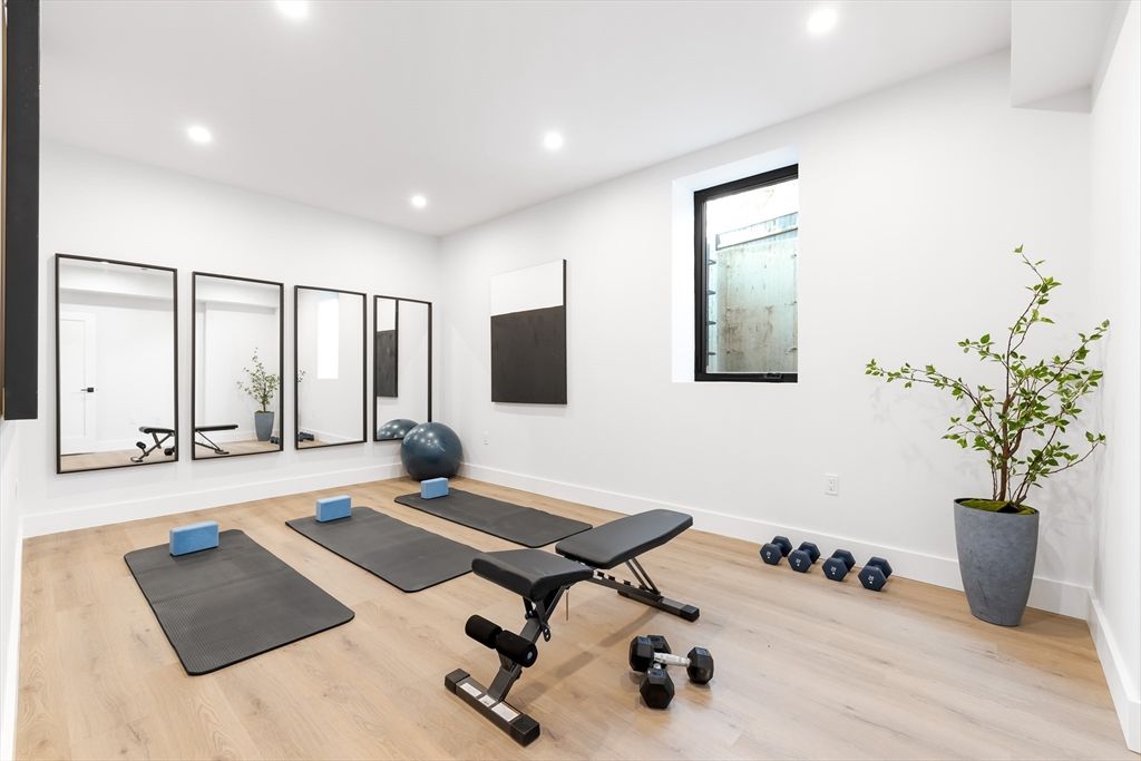 Fitness Equipment, Interior, Recessed Lighting, Wood Texture Flooring