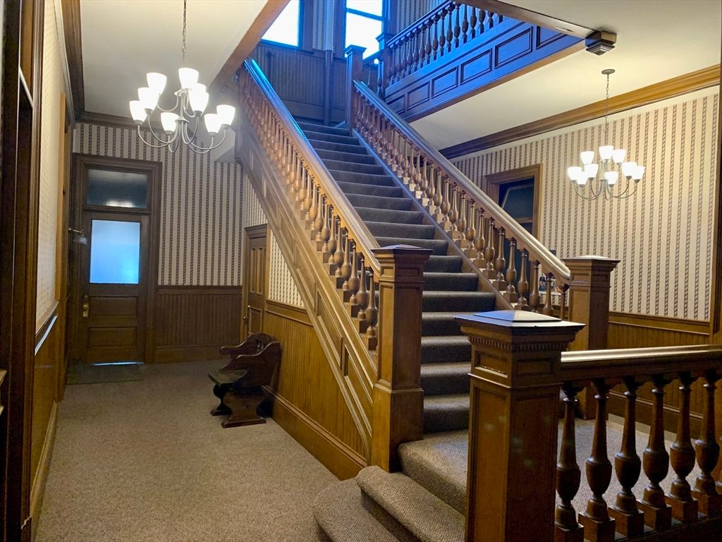 Chandelier, Interior