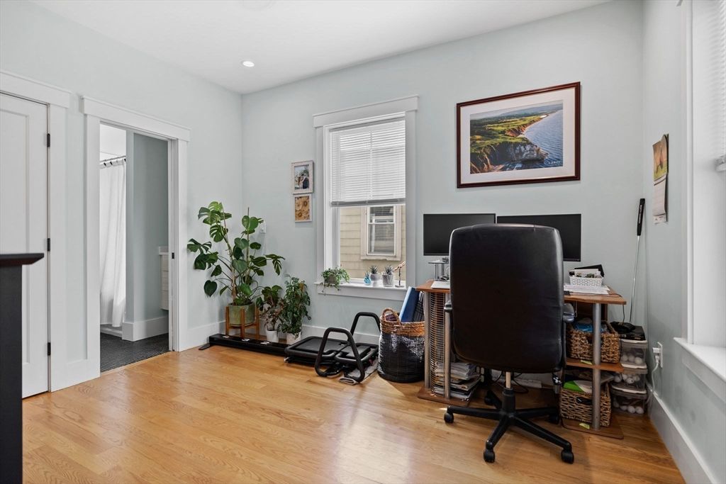 Home Office, Interior, Recessed Lighting, Wood Texture Flooring