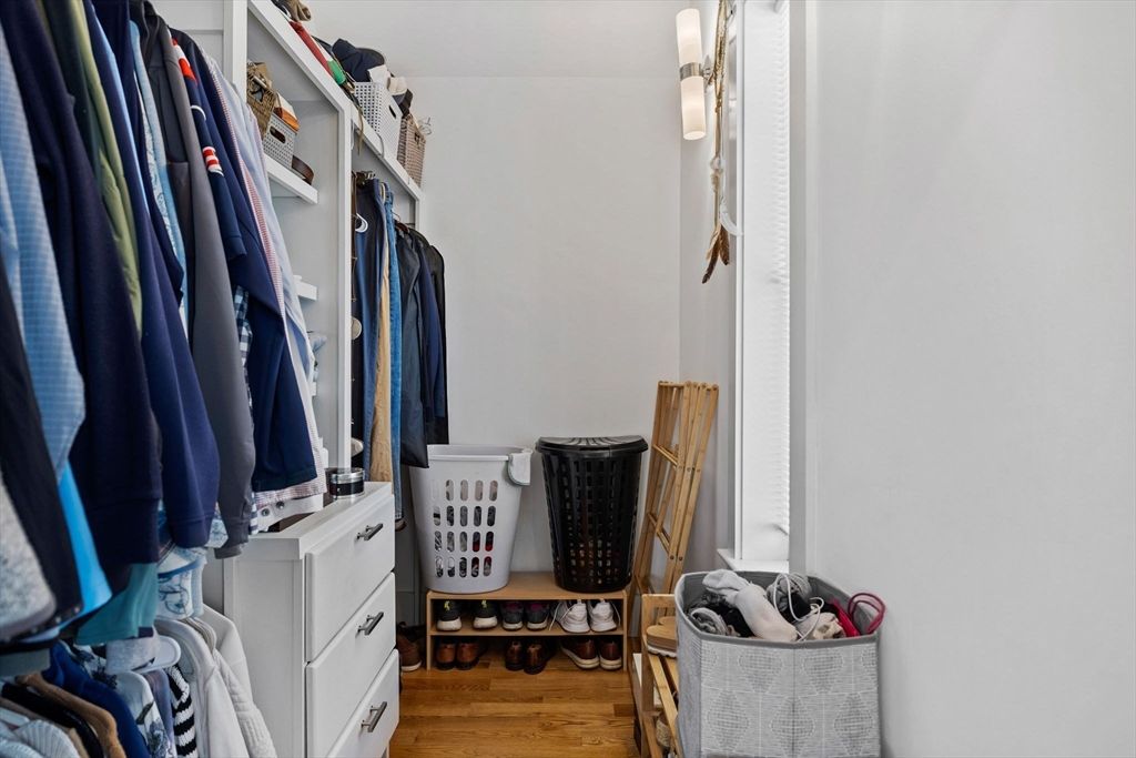 Interior, Walk-in Closets, Wood Texture Flooring