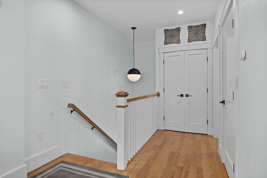 Interior, Pendant Lights, Recessed Lighting, Wood Texture Flooring