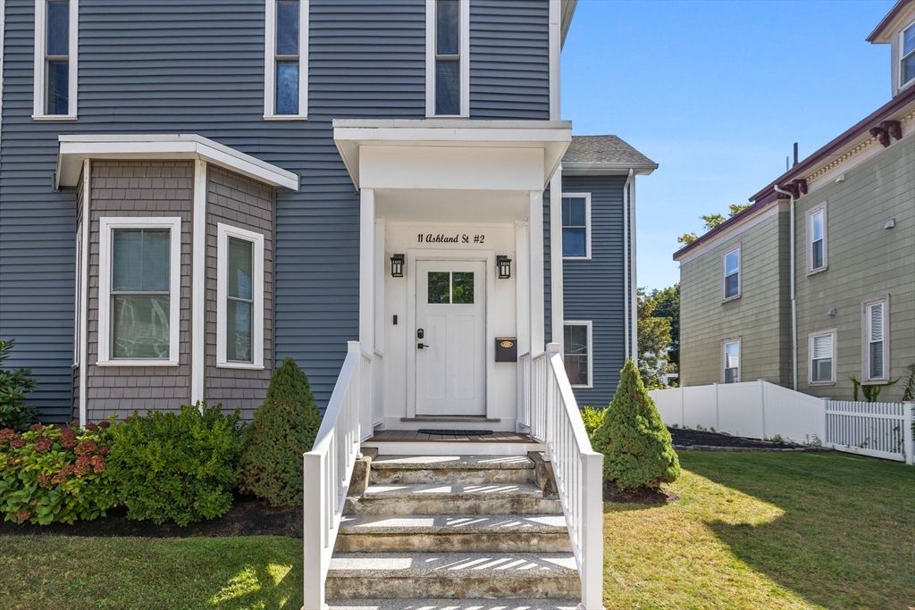 Exterior, Facade, None