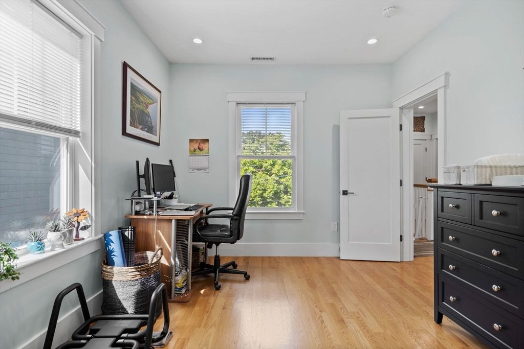 Home Office, Interior, Recessed Lighting, Wood Texture Flooring