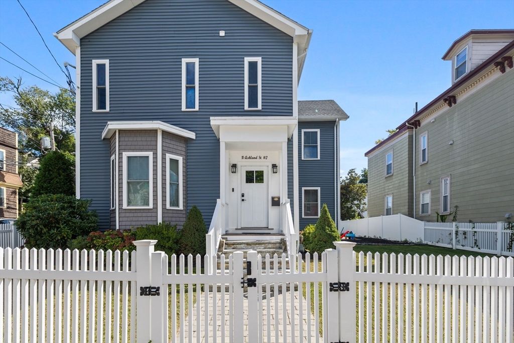 Exterior, Facade, Queen Anne Victorian