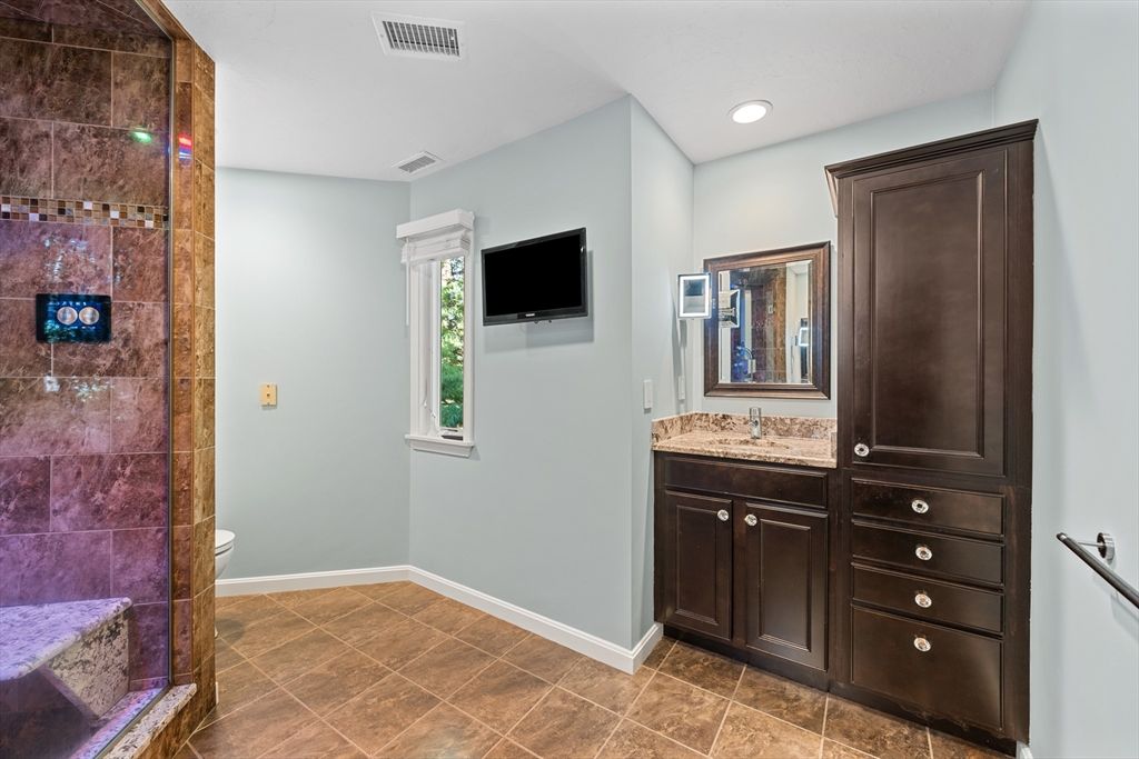 Bathroom, Interior, Recessed Lighting