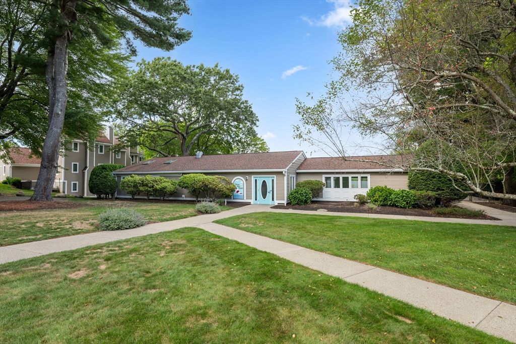 Backyard, Exterior, Facade, Ranch
