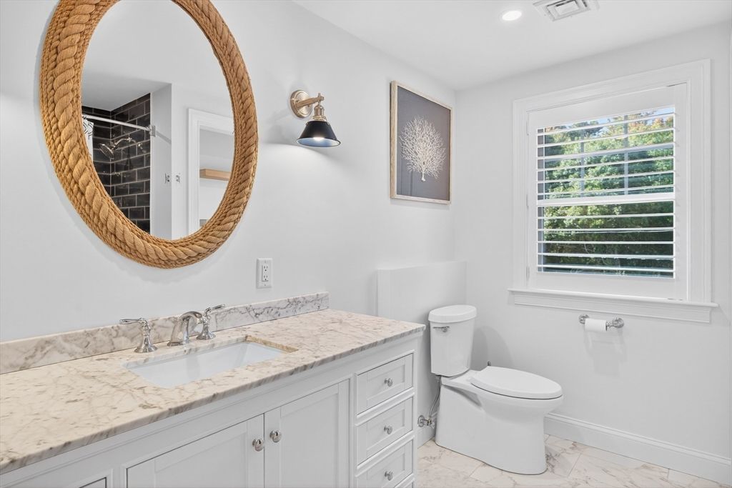 Bathroom, Interior, Marble, Recessed Lighting