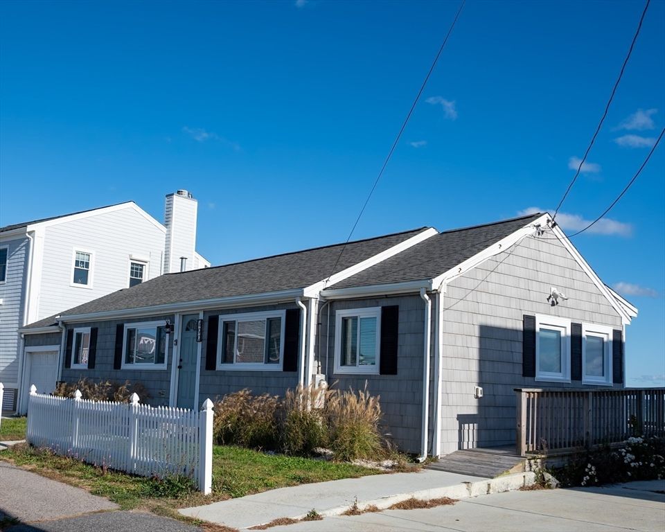 Exterior, Facade, Cape Cod