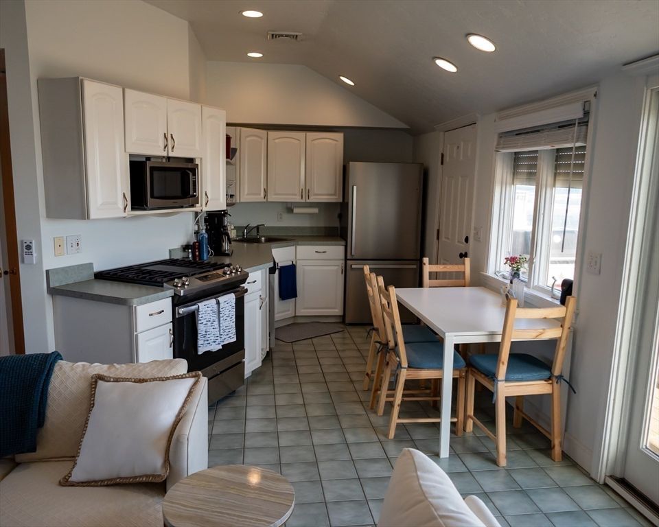 Dining room, Interior, Kitchen, Recessed Lighting