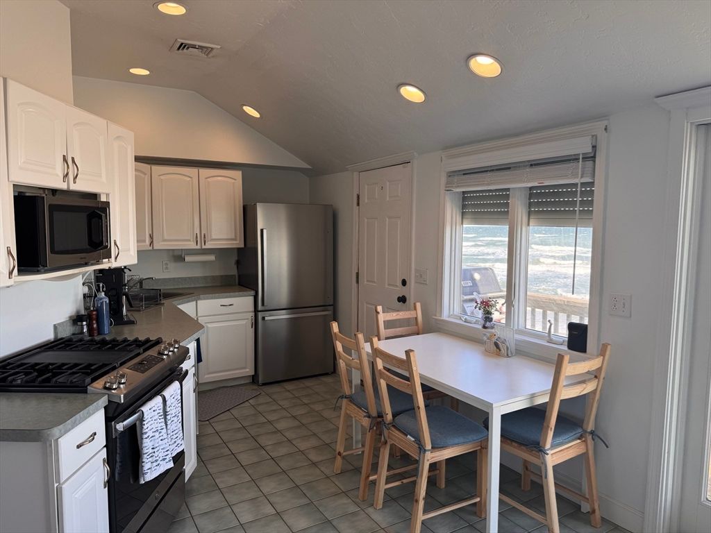 Dining room, Interior, Kitchen, Recessed Lighting
