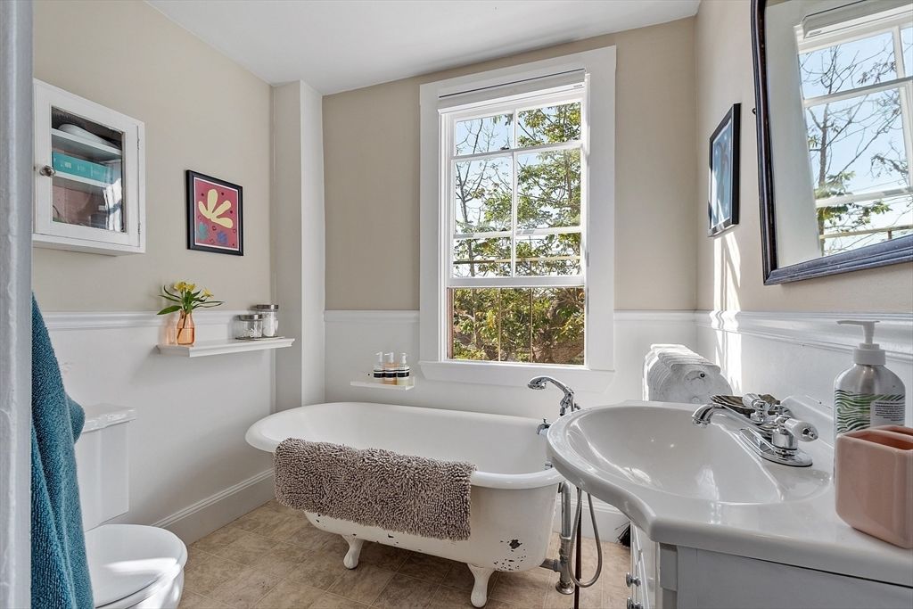 Bathroom, Free Standing Baths, Interior