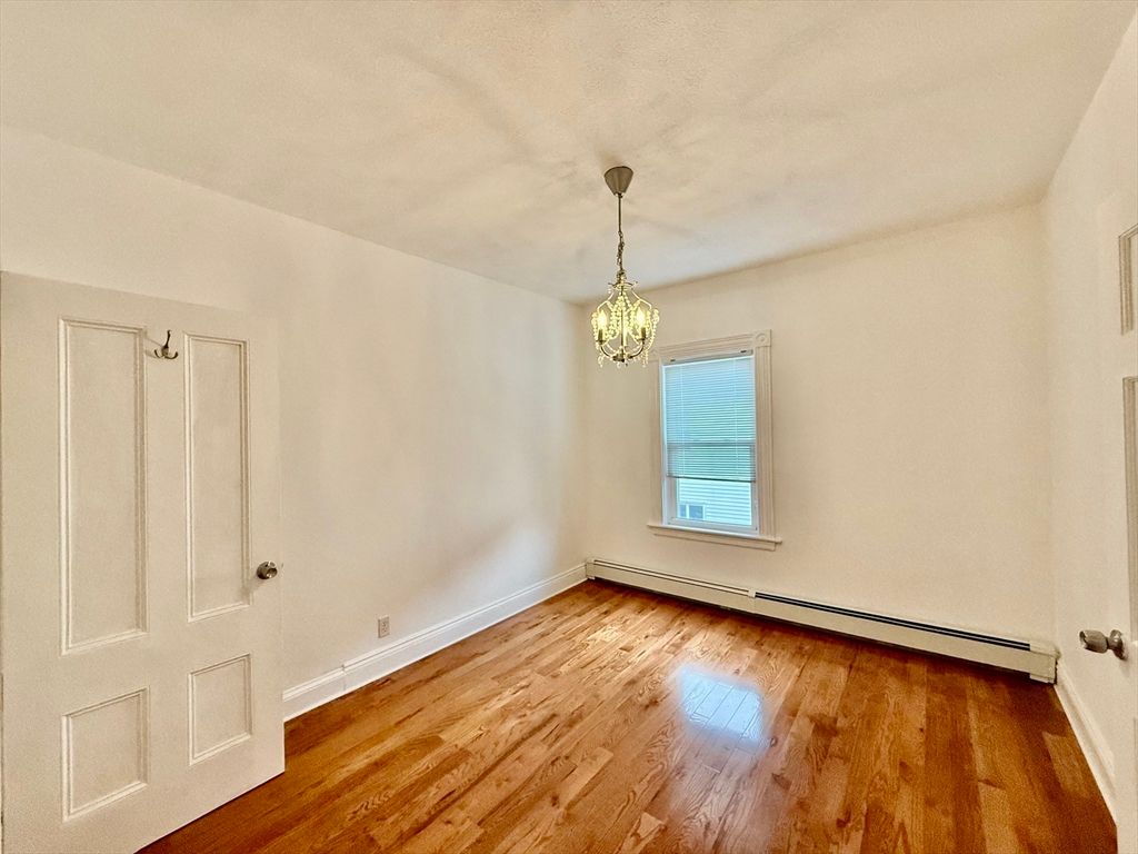 Empty room, Interior, Pendant Lights, Wood Texture Flooring