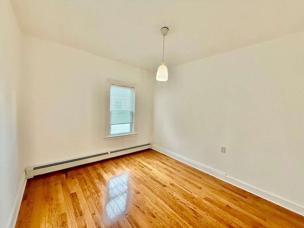 Empty room, Interior, Pendant Lights, Wood Texture Flooring