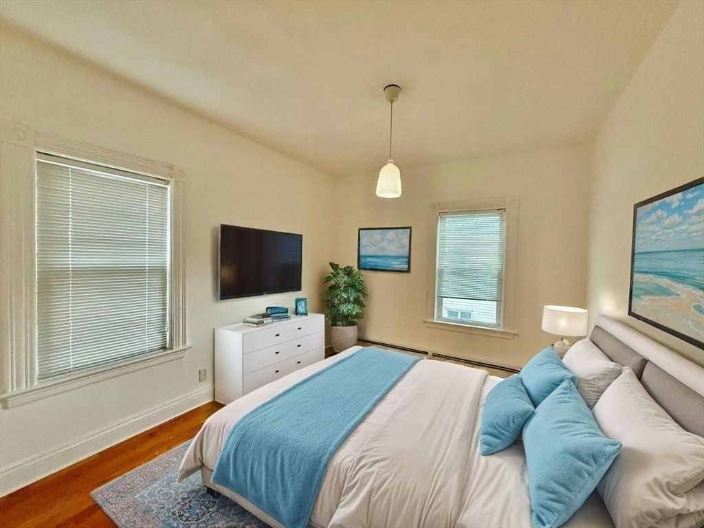 Bedroom, Interior, Pendant Lights, Wood Texture Flooring