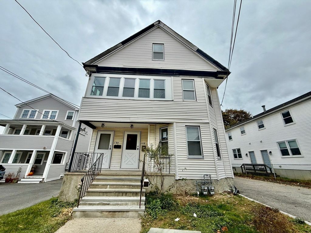 Exterior, Facade, Queen Anne Victorian