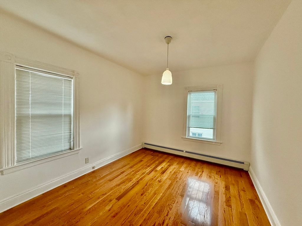 Empty room, Interior, Pendant Lights, Wood Texture Flooring