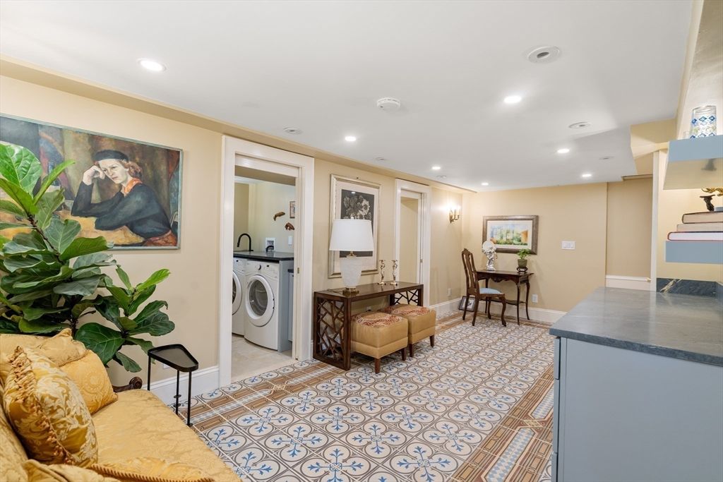 Dining room, Interior, Recessed Lighting, Utility Closets, Washer