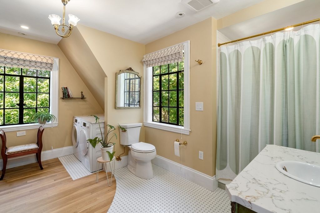 Bathroom, Interior, Pendant Lights, Recessed Lighting, Wood Texture Flooring