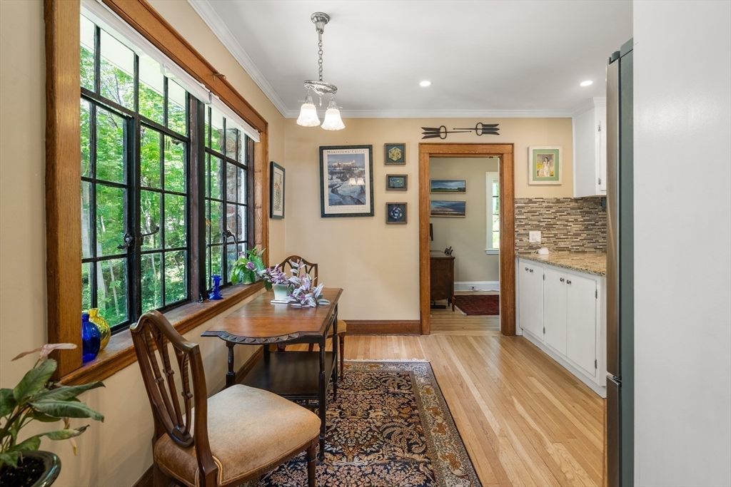 Dining room, Interior, Pendant Lights, Recessed Lighting, Wood Texture Flooring